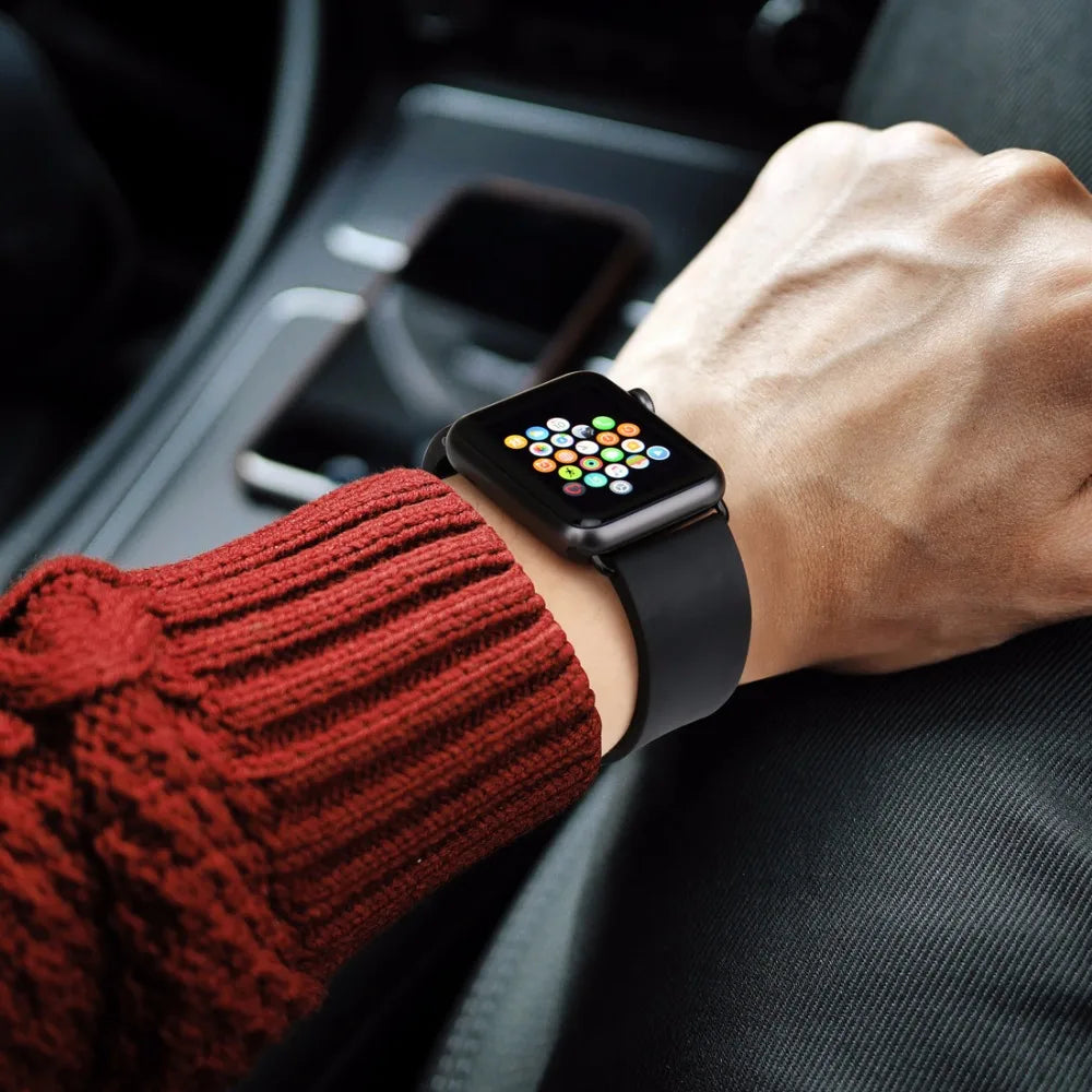 MAIKES Rubber Strap For Apple Watch Band 45mm 41mm 42mm 44mm 40mm Series 7 6 SE 5 4 3 iWatch Bracelet