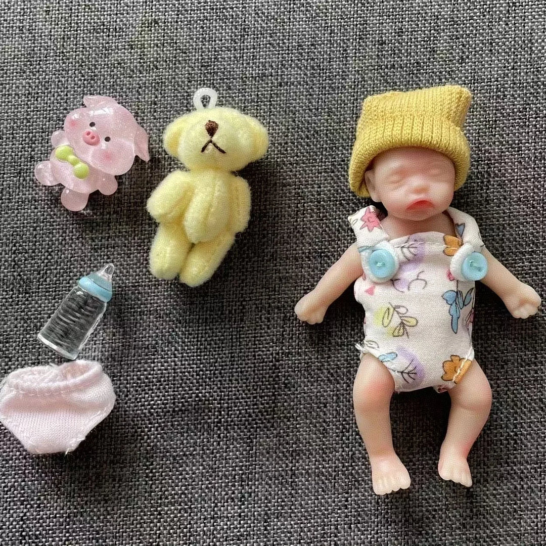 8 cm Mini Silicone Bebe Reborn Girl + 2 Outfits