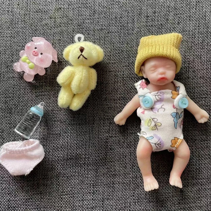 8 cm Mini Silicone Bebe Reborn Girl + 2 Outfits