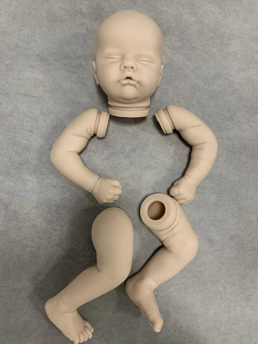 Quinbee 19″ Unpainted Reborn Doll Kit