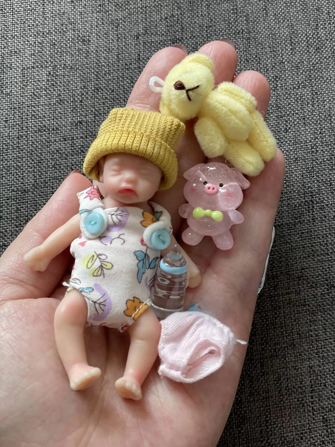 8 cm Mini Silicone Bebe Reborn Girl + 2 Outfits