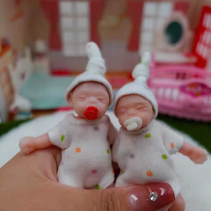 8 cm Mini Silicone Bebe Reborn Girl + 2 Outfits