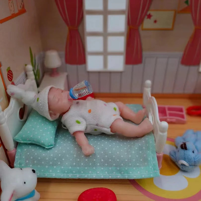 8 cm Mini Silicone Bebe Reborn Girl + 2 Outfits