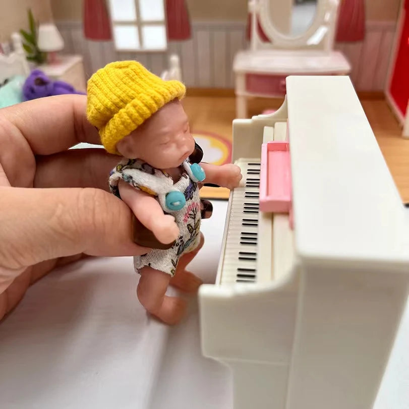 8 cm Mini Silicone Bebe Reborn Girl + 2 Outfits