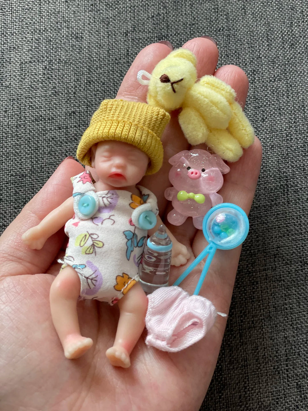8 cm Mini Silicone Bebe Reborn Girl + 2 Outfits