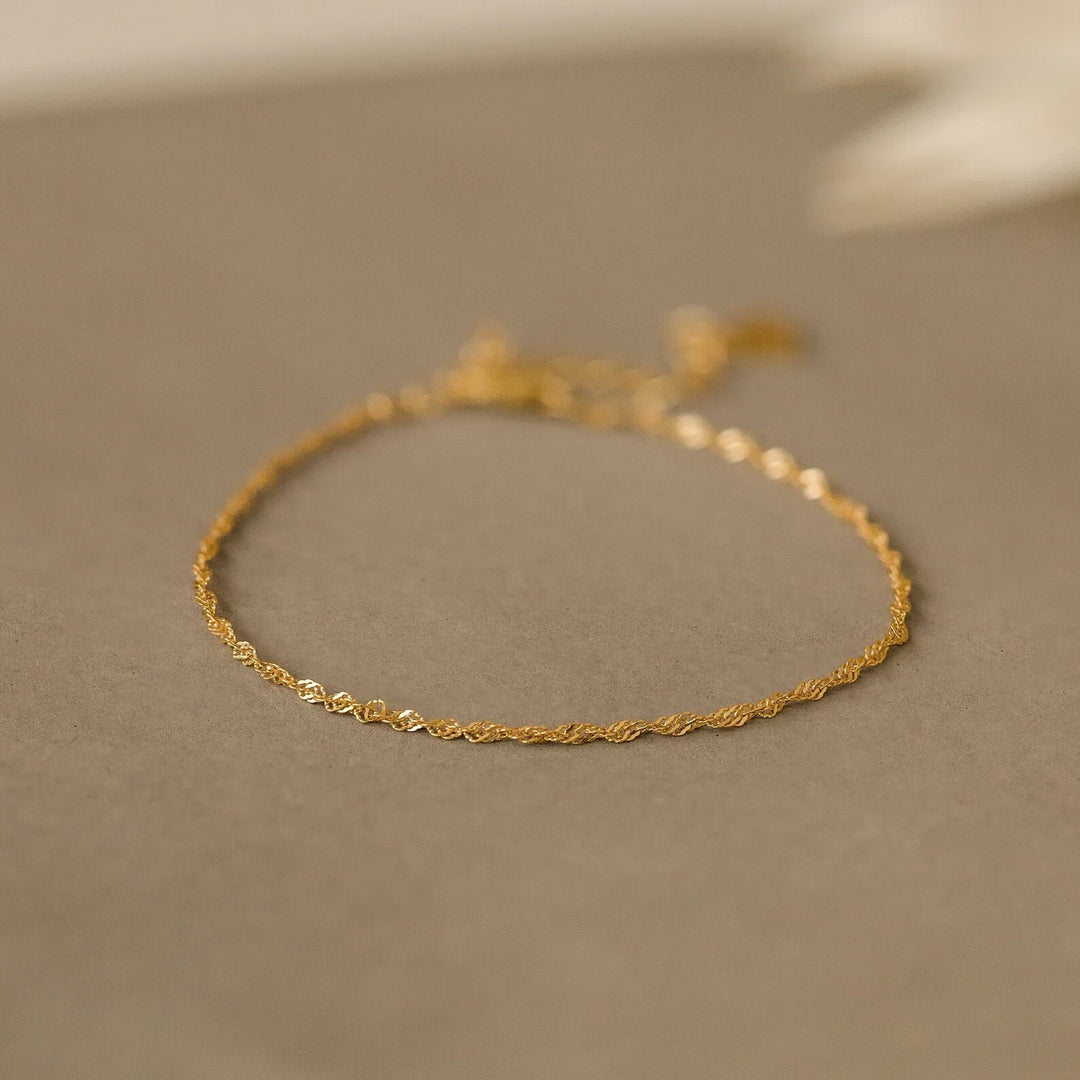 Minimalist Twist Bracelet